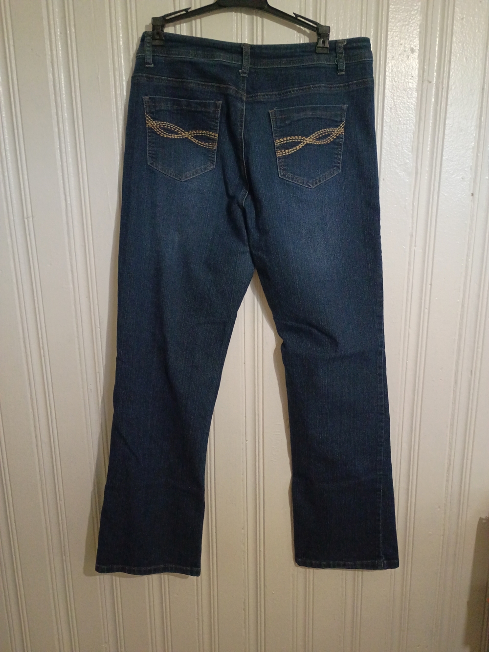 Women's Straight-Leg Jeans in Dark Blue with Embroidered Back Pockets